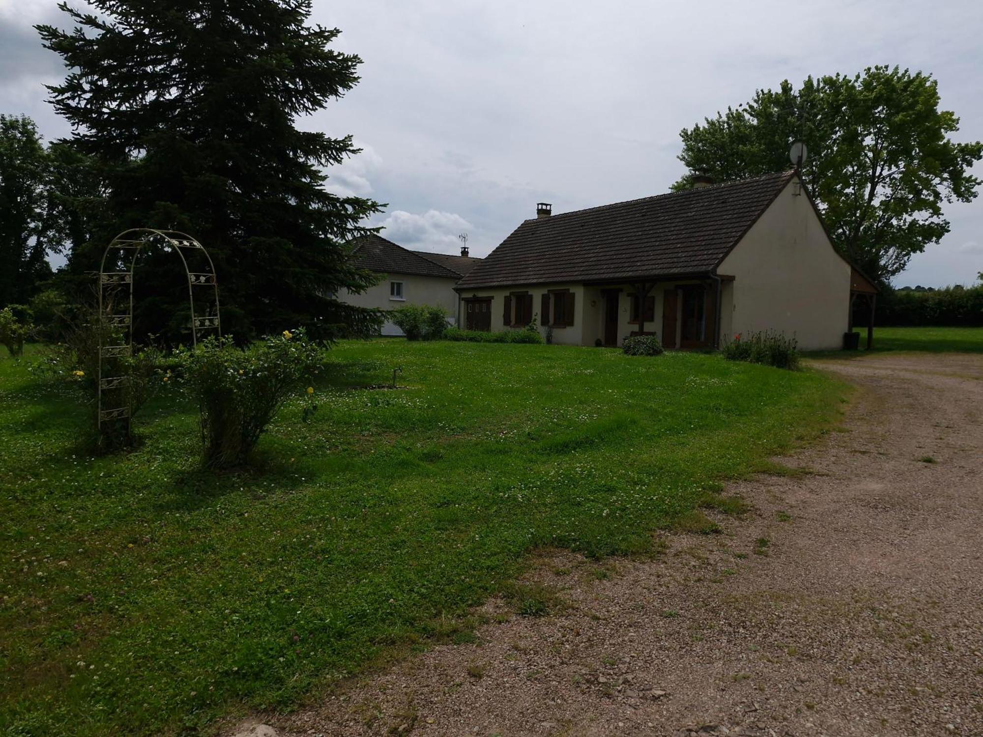 Chez Berthe Villa Brinon-sur-Beuvron Exterior photo